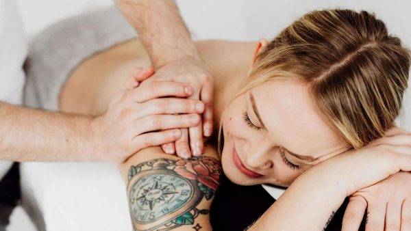 Klassinen hieronta – rentouttava ja lihaskireyksiä lievittävä hoito VSFysio Helsingissä